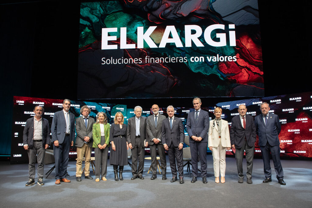 Foto oficial con los ponentes del 34 Encuentro Empresarial
